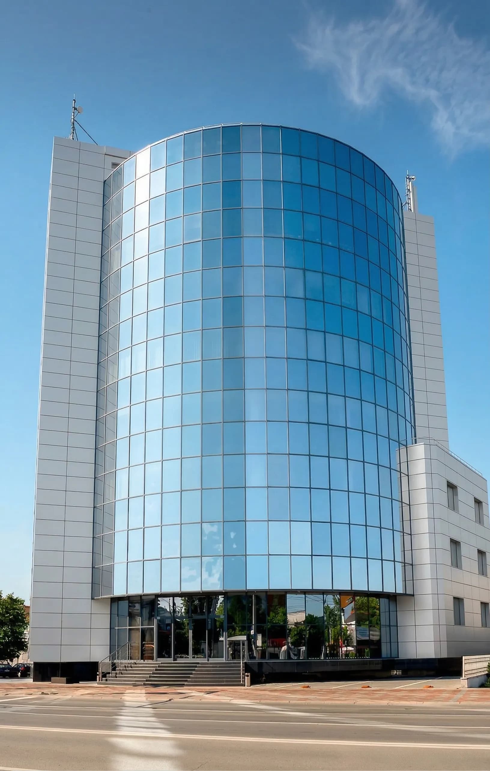 Granit Business Center — Fațada principală